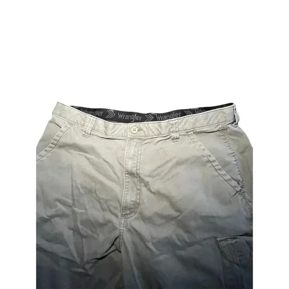 Wrangler Men's Cargo Shorts Beige Size 36 Casual 7-Pocket Design - Picture 2 of 5